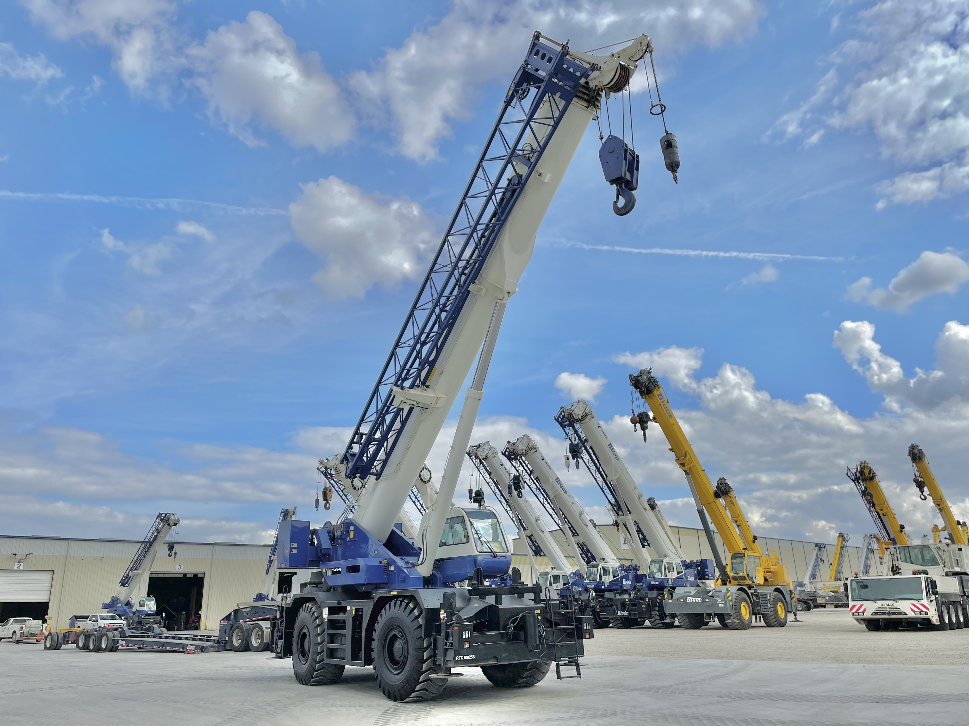 タダノ　ラフテレーンクレーン　GR-1000XL Tadano GR-1000XL Crane Overview and Specifications | Bigge.com