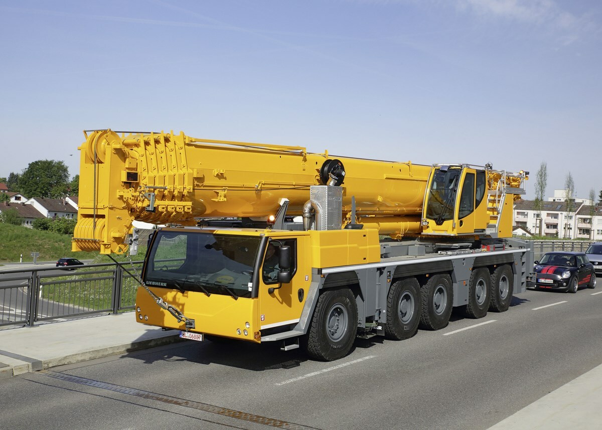LIEBHERR-LTM-1250.jpeg