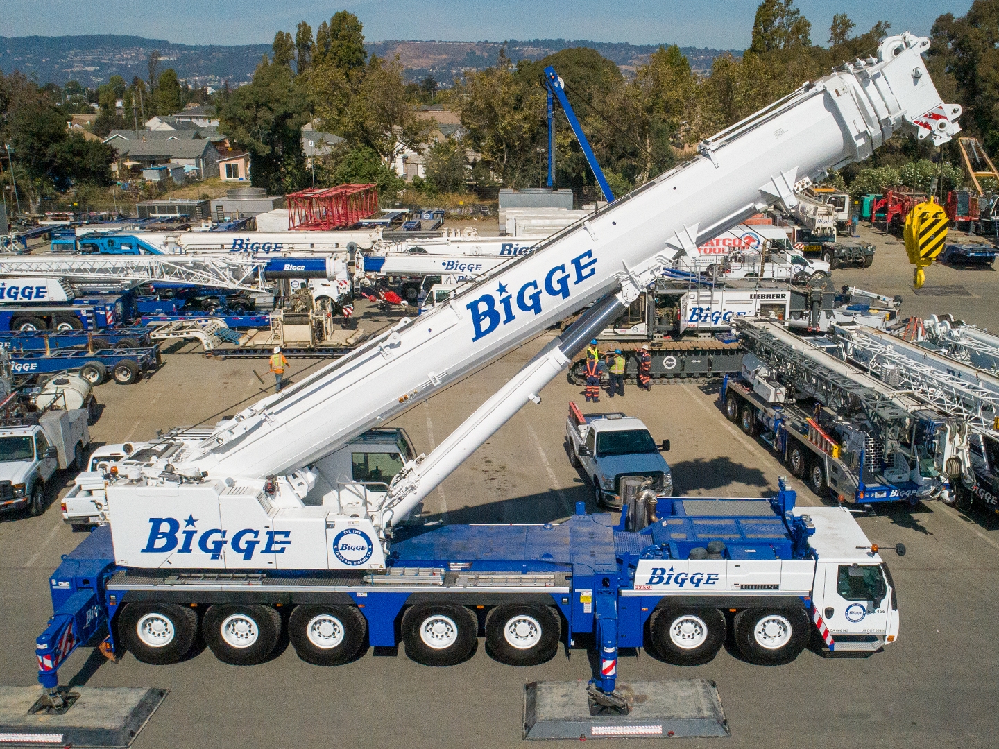 ミラミン Liebherr LTM 1400-7.1 All-Terrain Crane For Rent | Bigge.com