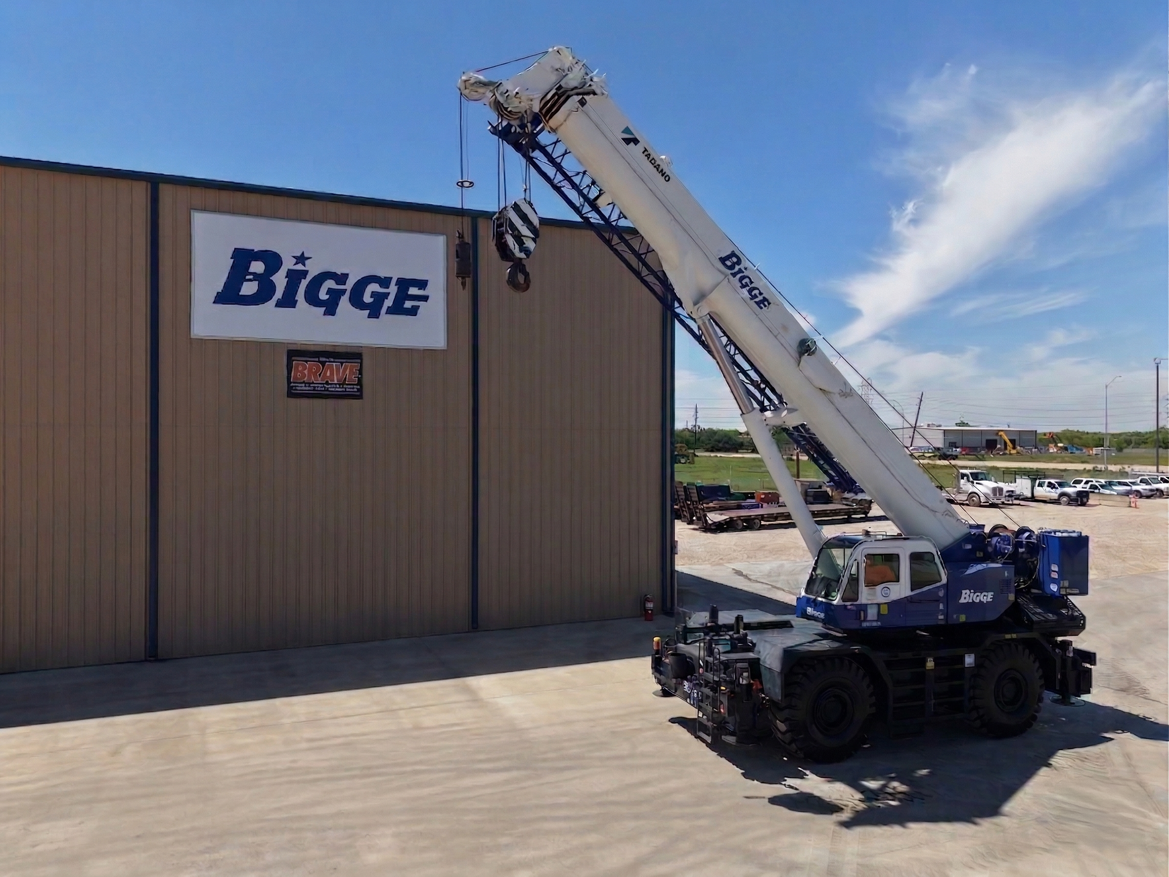 Tadano GR-1000XL-3 Rough Terrain Crane For Rent | Bigge.com