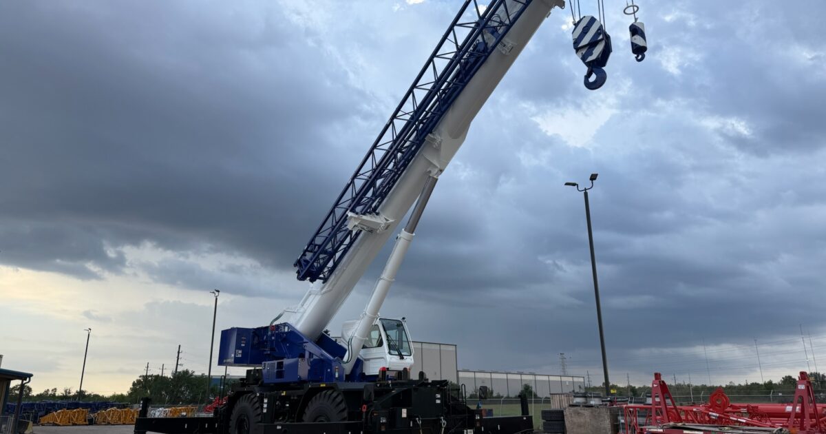 TADANO GR-1000N 今週いっぱい値下げします。 23500円です。 GR-1000N | ラフテレーンクレーン | 株式会社タダノ - 建設用クレーン車