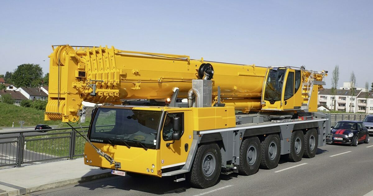 LIEBHERR LTM 1250-5.1 プラモデル-