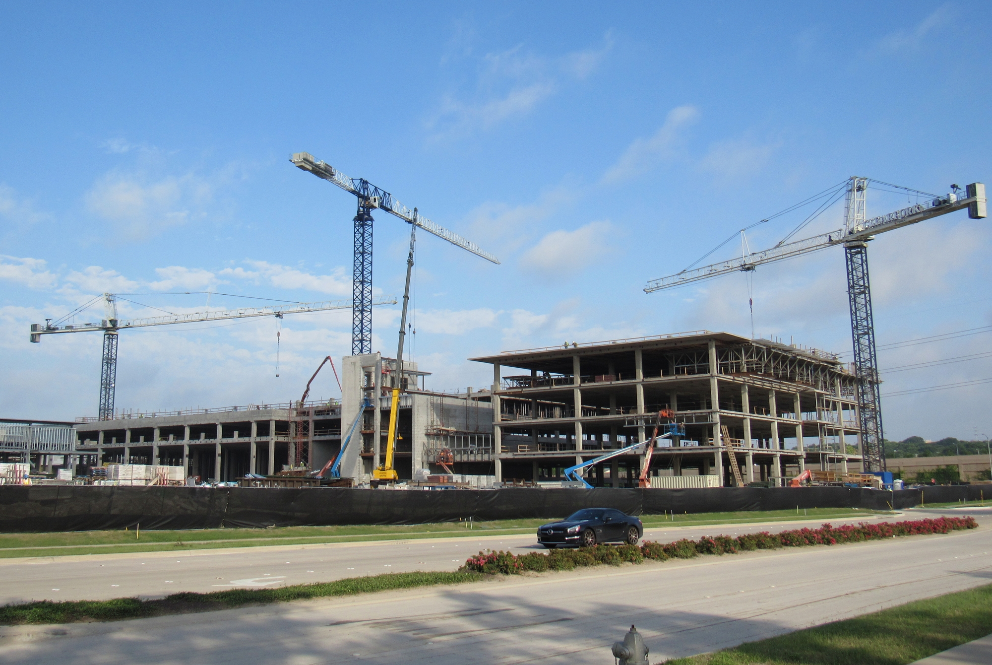 Multiple Tower Cranes On Clearfork Project | Bigge.com